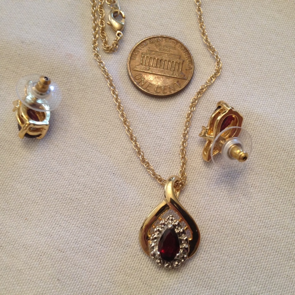 3 piece dainty goldtone necklace-pierced earrings
